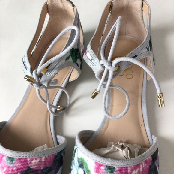 Franco Sarto Floral Pointed Shoes - Picture 4 of 8